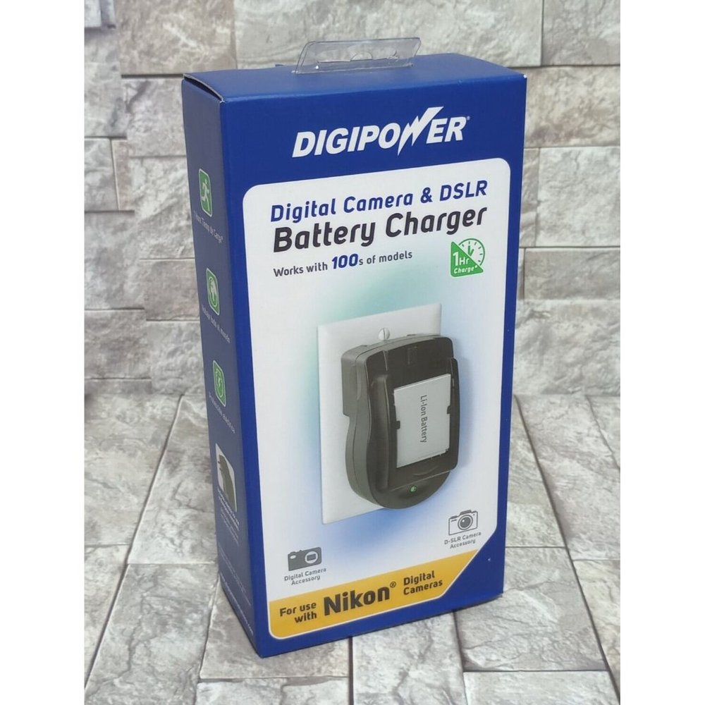 Digipower Digital Camera and DSLR Battery Charger NEW